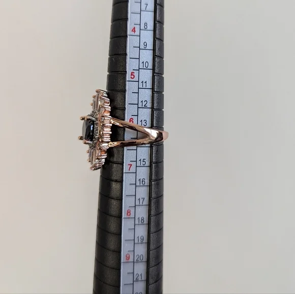 Henri Bendel Onyx Style Sunburst Halo CZ Baguette Art Deco Rose Gold Ring- sz 6½ - Picture 9 of 9